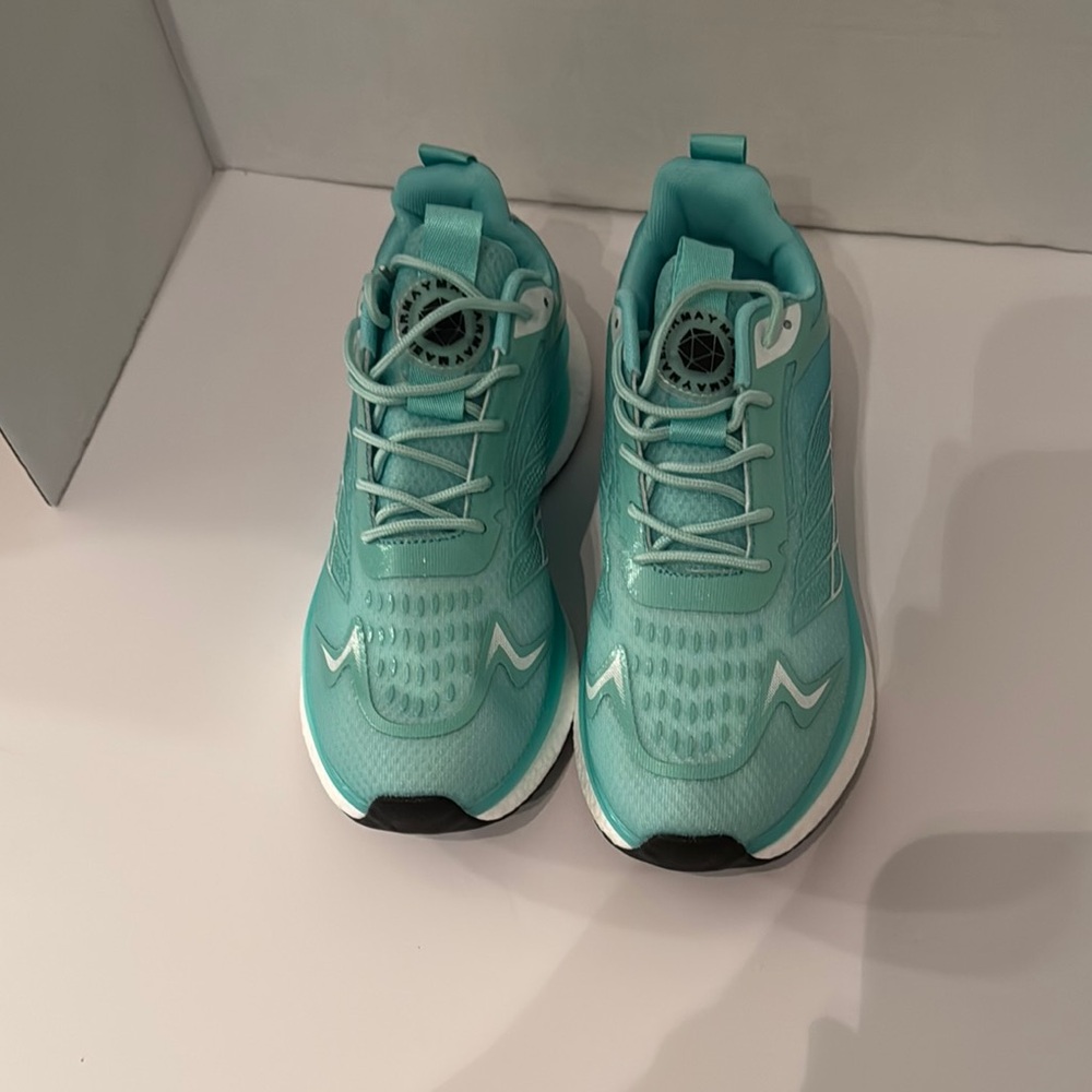 Women's Light Weight Athletic Running Shoes in Teal Size 10 Women’s New